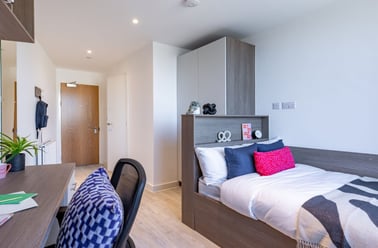 Skyline Silver En Suite, Glassworks, St Thomas Street, City Centre, Bristol - Image 2